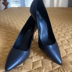 Michael Kors Black Pumps